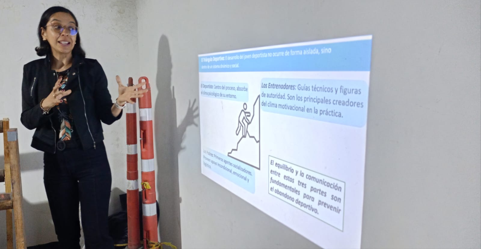 Asistentes a la charla en las instalaciones de Top Rock